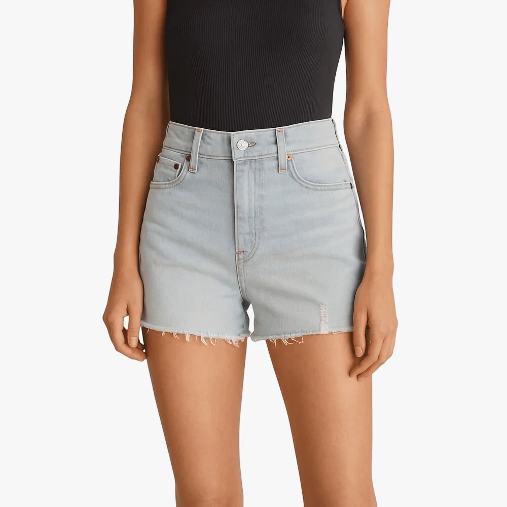 A woman wears Levis Women&