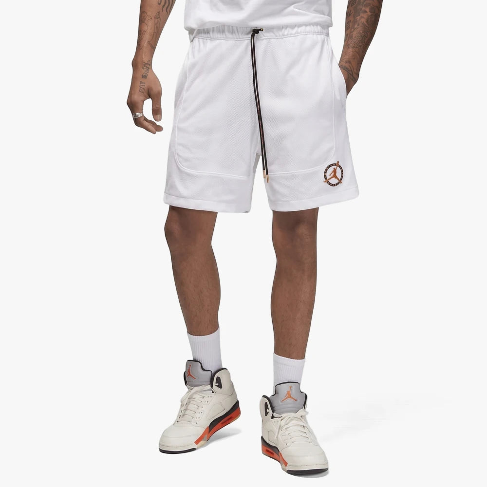 Nike Mens Flt MVP Shorts in white with a black drawstring and logo patch, athletic men&