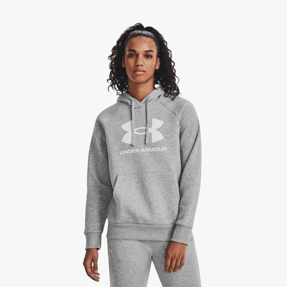 Woman wearing a grey Under Armour Rival Fleece Big Logo hoodie and matching sweatpants, shown from the front.