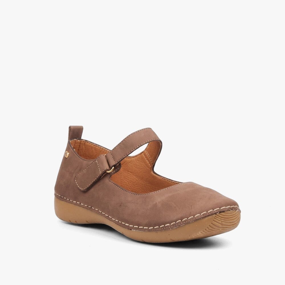 Butterfly Womens Cindi 5 Pump Chocolate | Butterfly