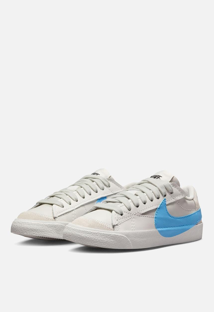 Nike Womens Blazer Low &