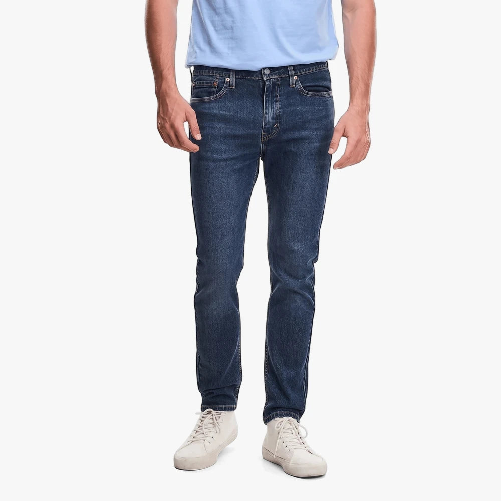 Man wearing dark blue Levi&