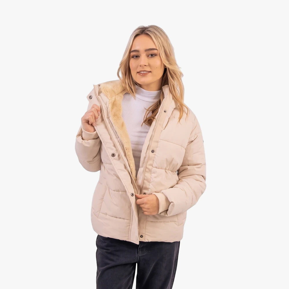 Young woman in a cream brulee O&