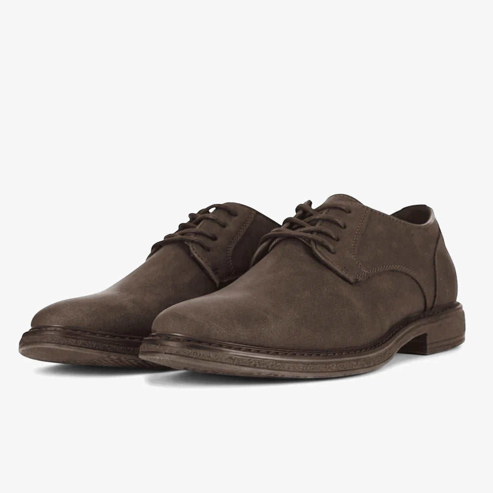 A pair of Pierre Cardin Joshua casual lace-up men&